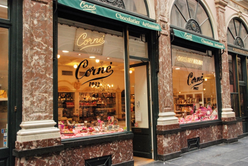 patisserie-COARAZE-min_chocolate_chocolaterie_shop_luxury_chic_gallery_brussels_belgium-558146